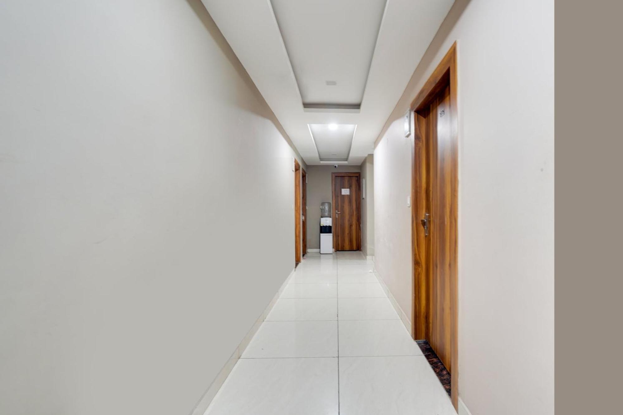 Super Townhouse Tapovan Esterno foto