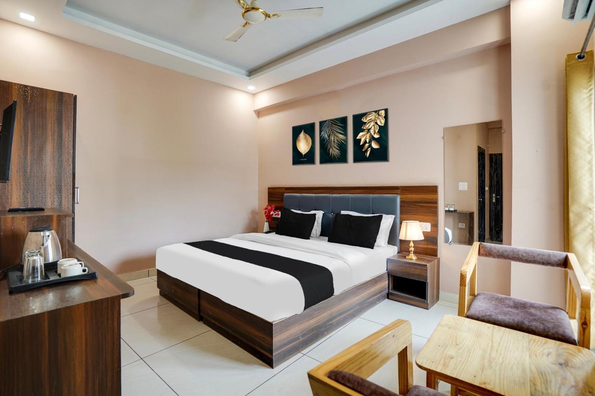 Super Townhouse Tapovan Esterno foto